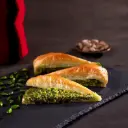 Triangle baklava with pistachios - Fıstıklı havuç dilimi   .webp